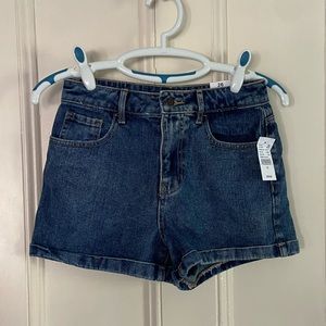 Pacsun medium wash mom short size 26